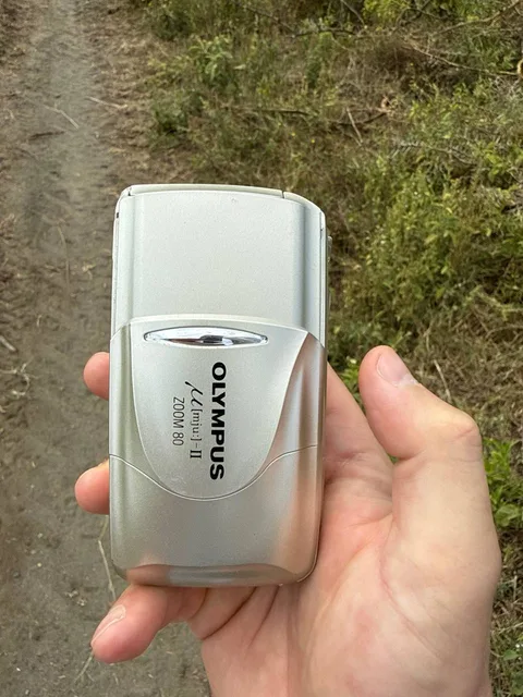 Olympus µ[mju:]-II Zoom 80 плёночный фотоаппарат